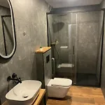 Nadrzeczna 14