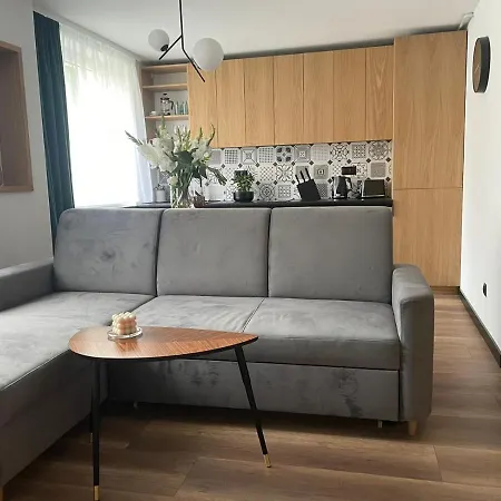 Nadrzeczna 14